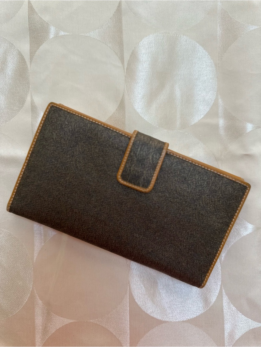 Gucci Bifold Brown Wallet with Tan Trim